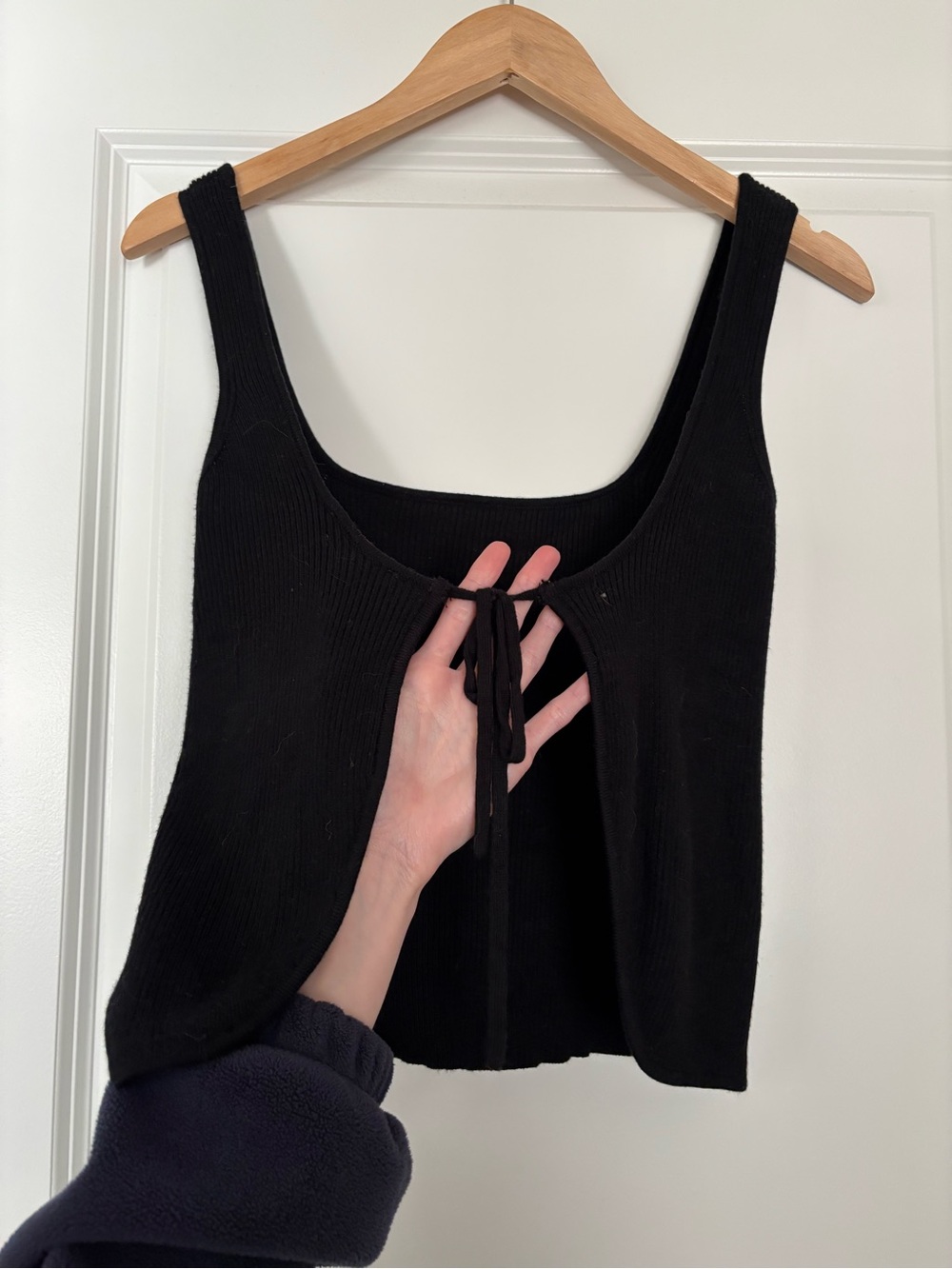 Lulu's Brand, Black Ribbed Square-Neck open tie back Tank - Picture 5 of 6